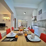 Villa Summer 2 With Pool By Homing
